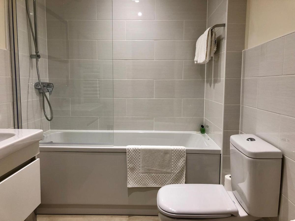 Vikings Two Bedroom Apartment With Free Parking. York Ngoại thất bức ảnh